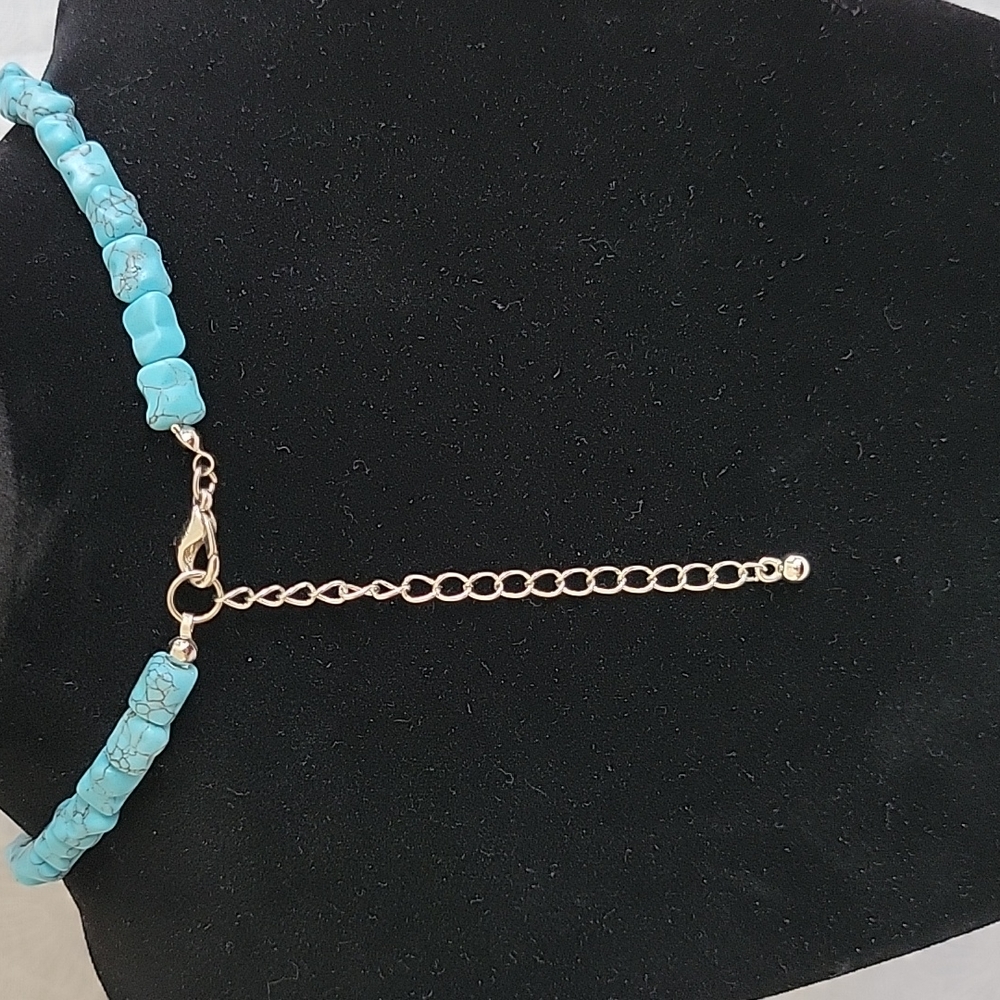 Turquoise Beaded Necklace - Picture 4 of 4